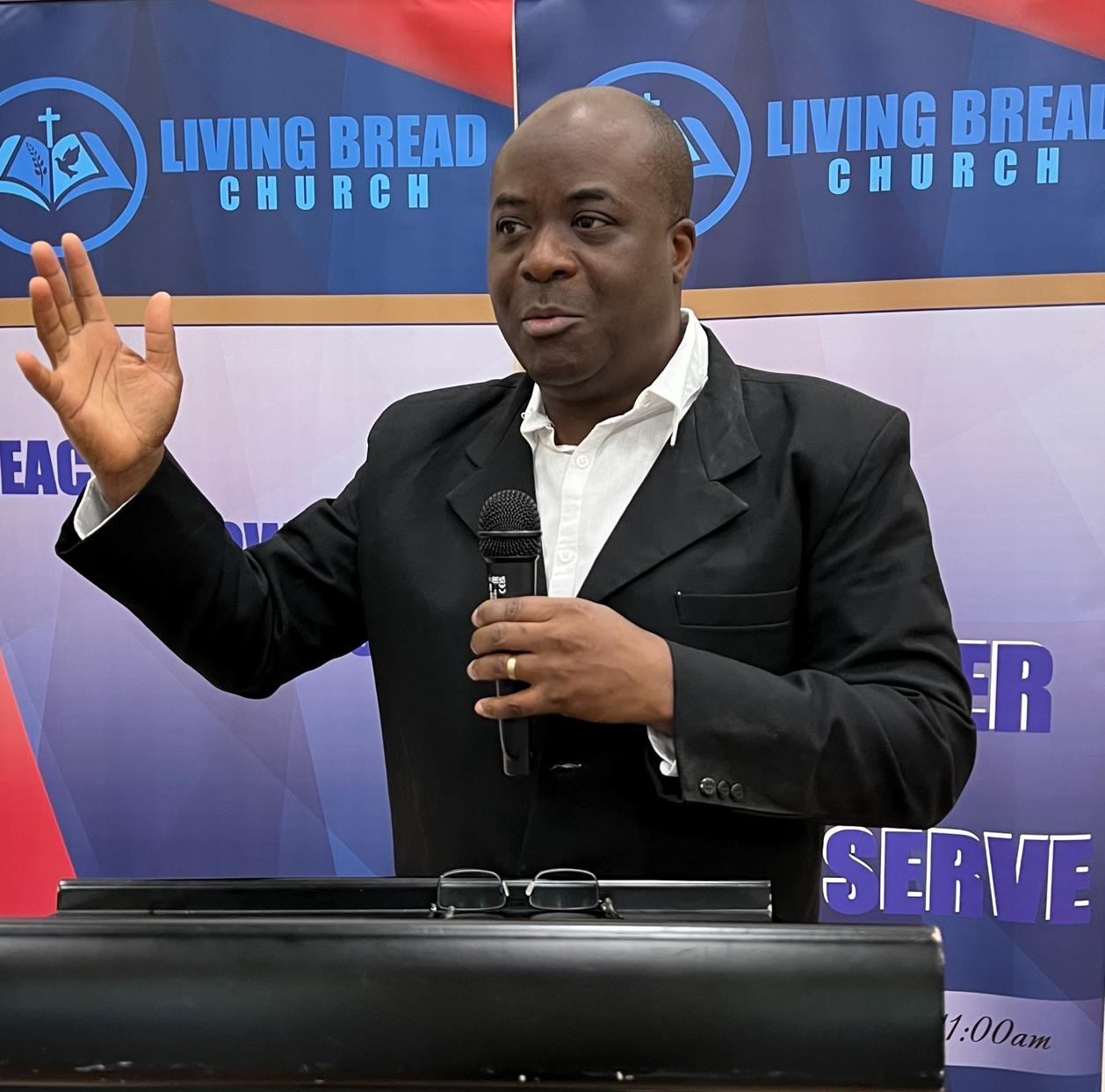 Pastor Akinola Akinpelu